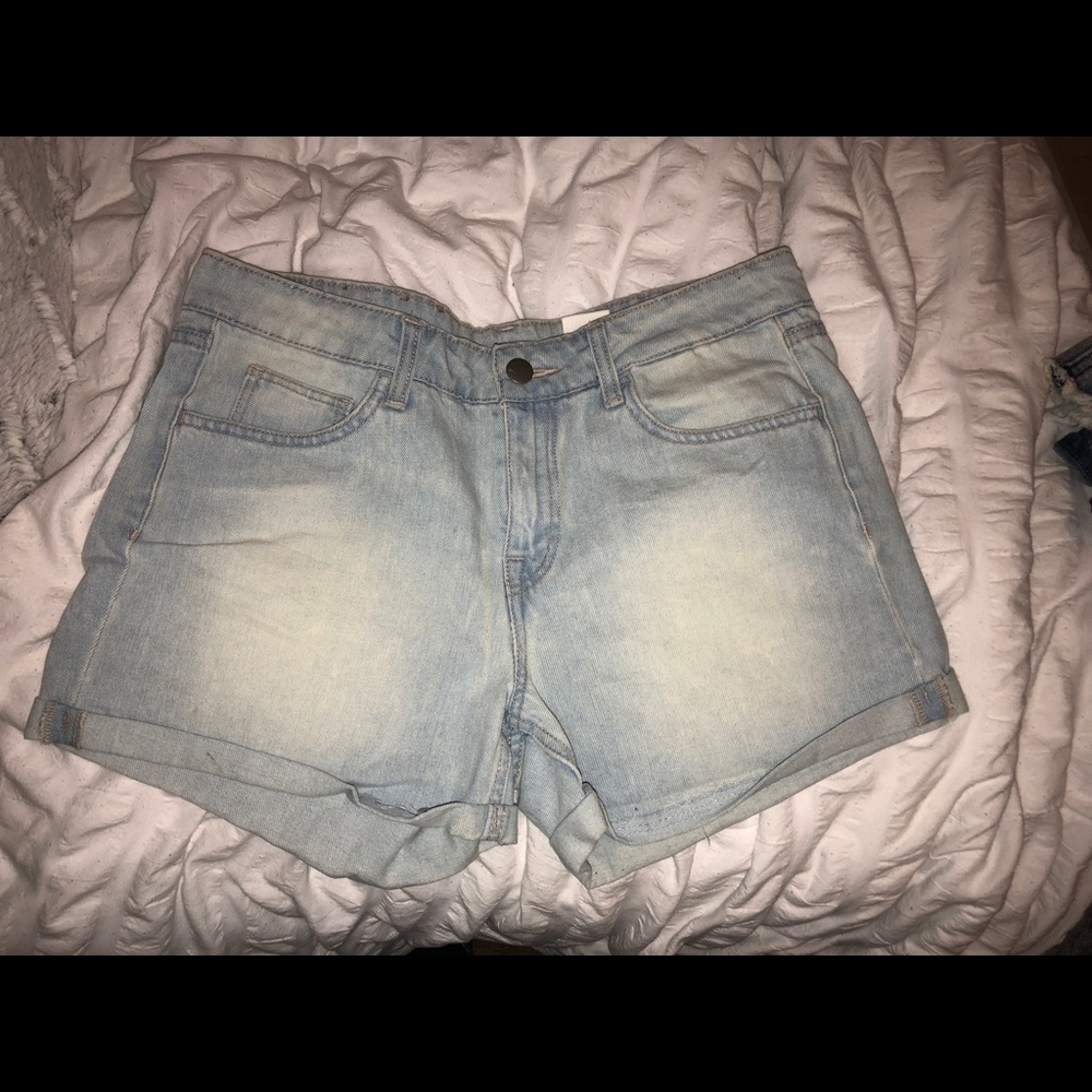 Lightwash shorts Forever 21